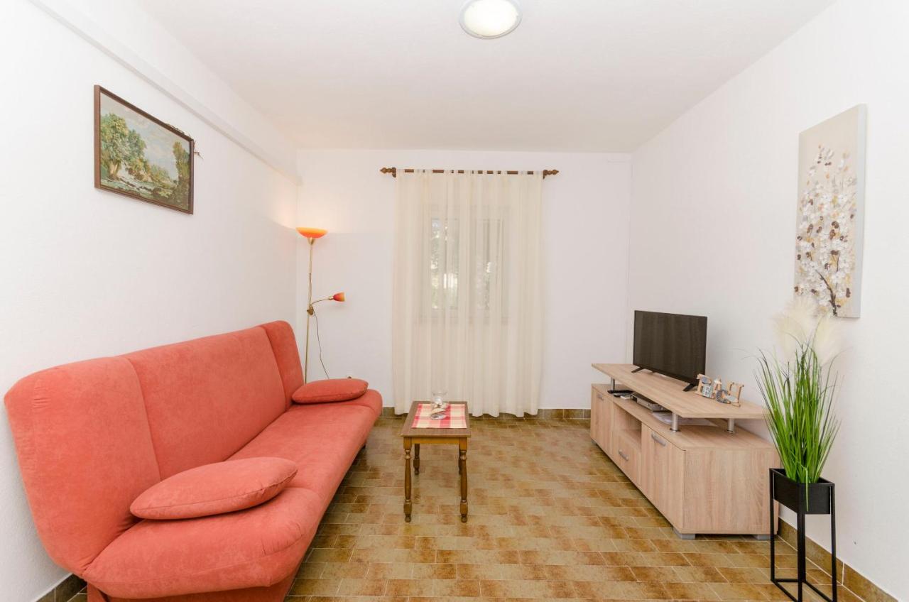 Apartments Silvana Supetar Bagian luar foto