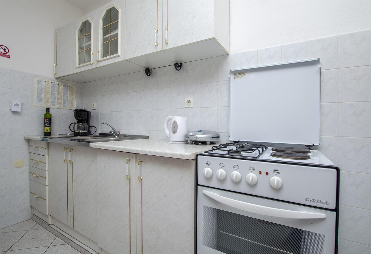 Apartments Silvana Supetar Bagian luar foto